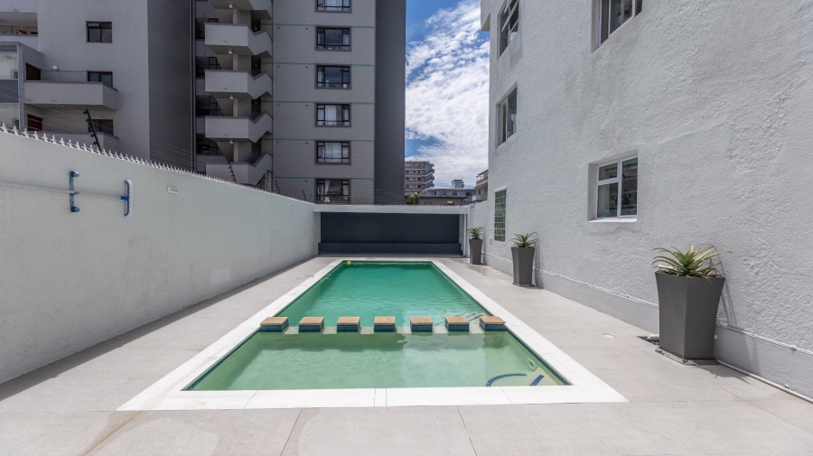 3 Bedroom Property for Sale in Sea Point Western Cape